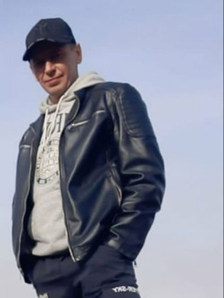 37235407  , 44 ,    