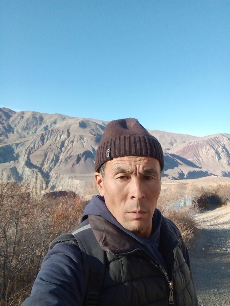  43176717  Askar, 48 ,    