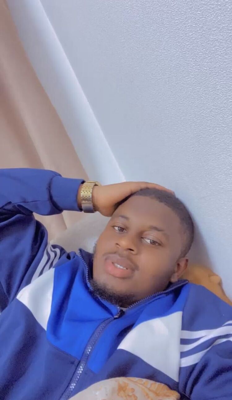  54433297  , 25 ,    -