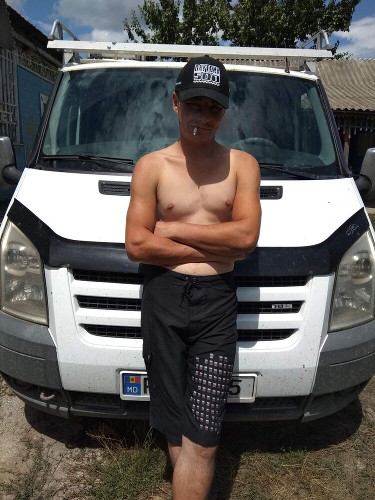  15764247  Alexei, 32 ,    