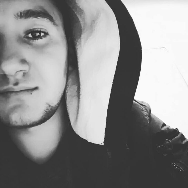  22136037  FARRUKH, 27 ,    