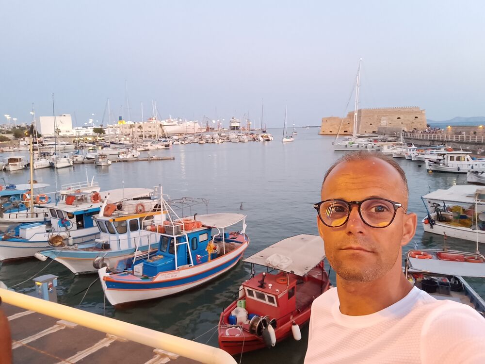  ,   Alex, 43 ,   ,   