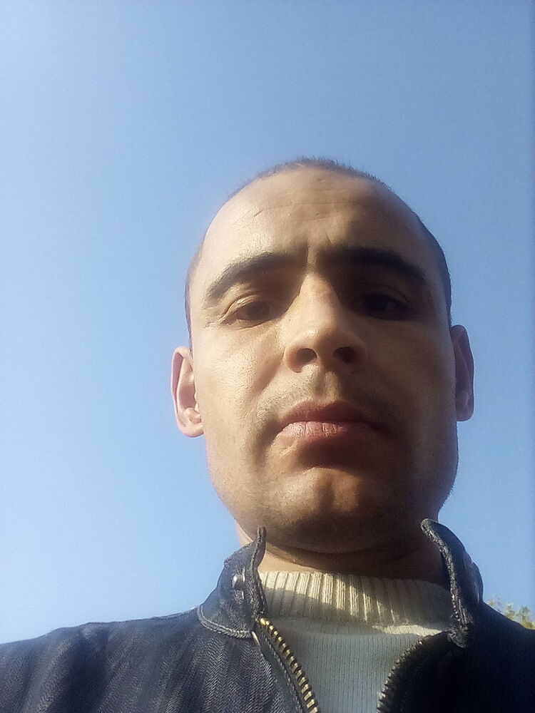  18251677  , 37 ,     