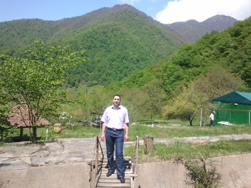  4426937  Vuqar, 40 ,    