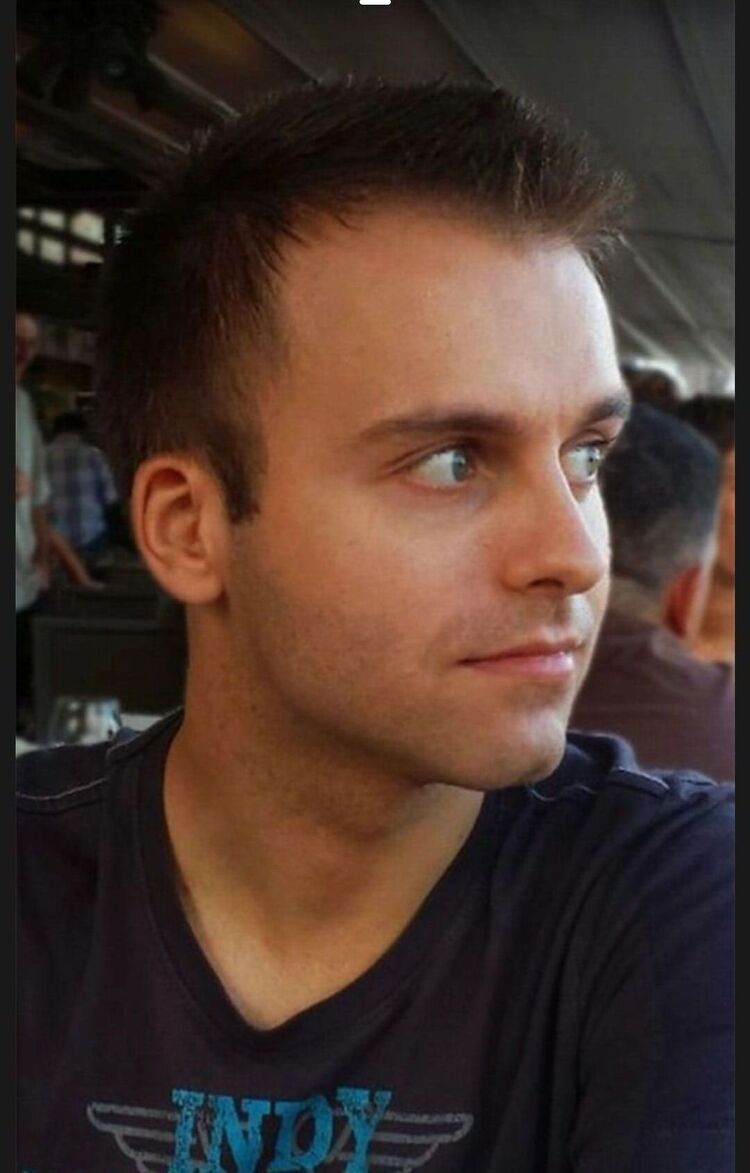  54100687  Ilya, 41 ,    