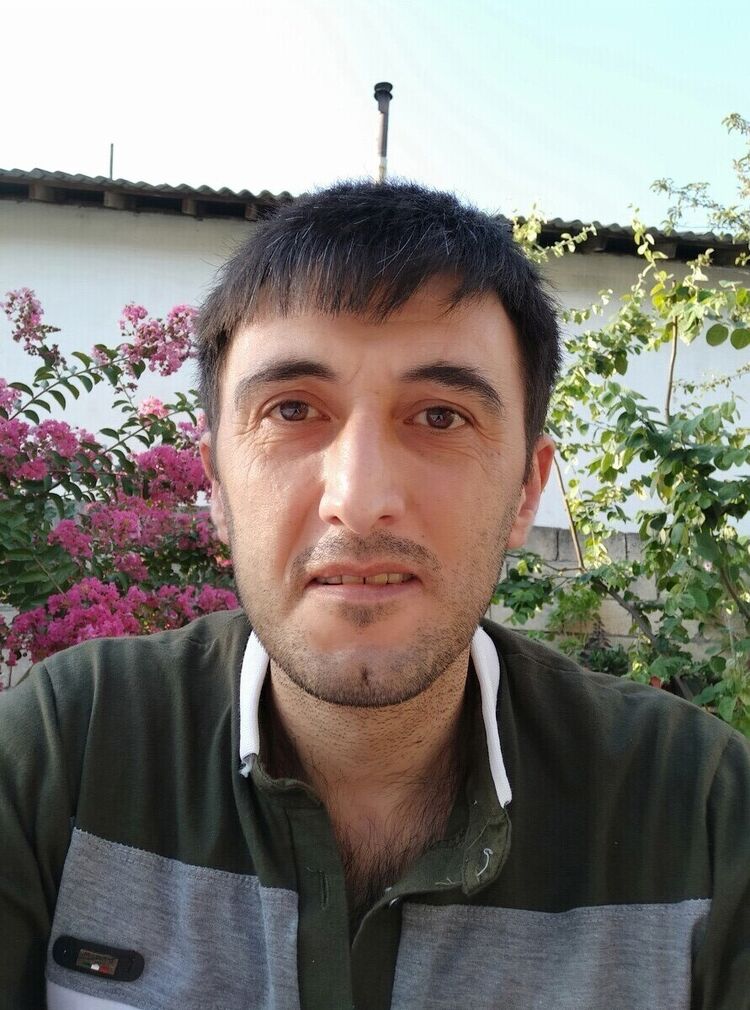  20716217  Murad, 43 ,    