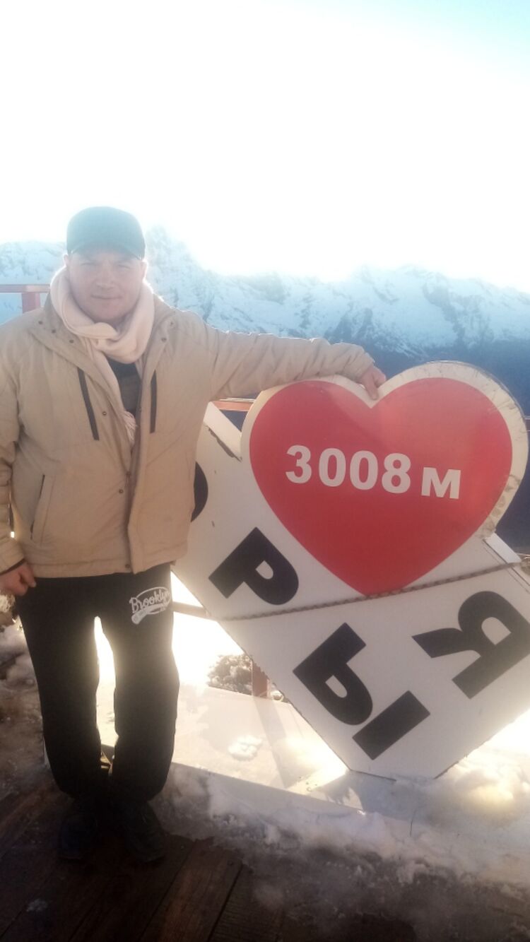  51946247  Mikhail, 48 ,    
