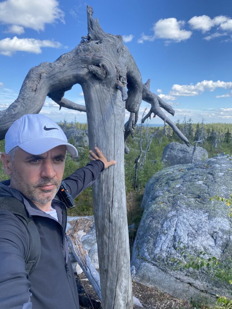  25216777  Pavel, 49 ,    