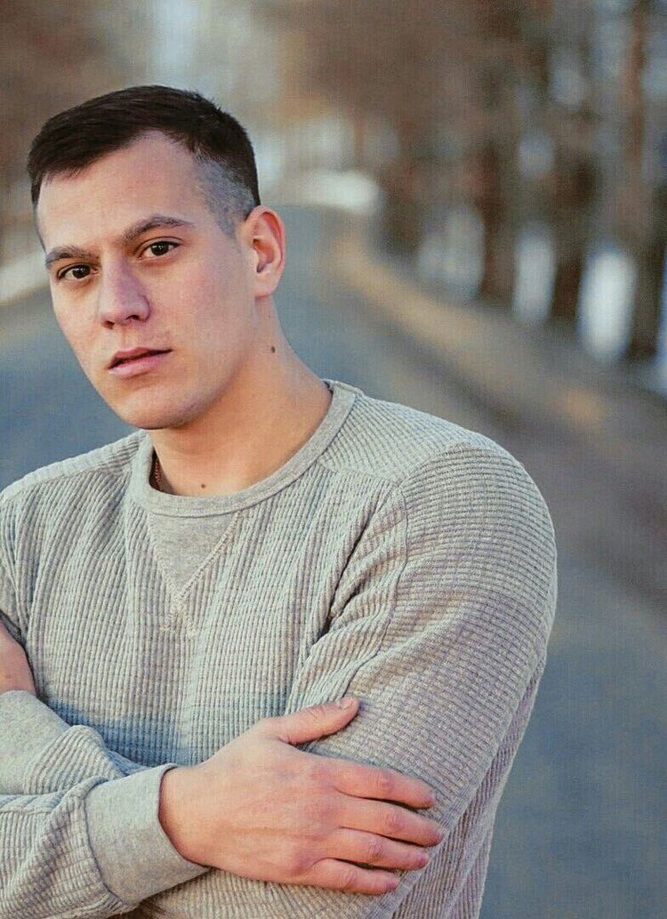  42250397  Igor, 32 ,    