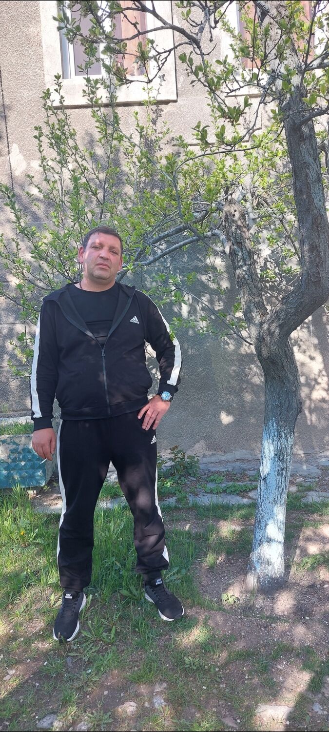  46117217  Armen, 43 ,    