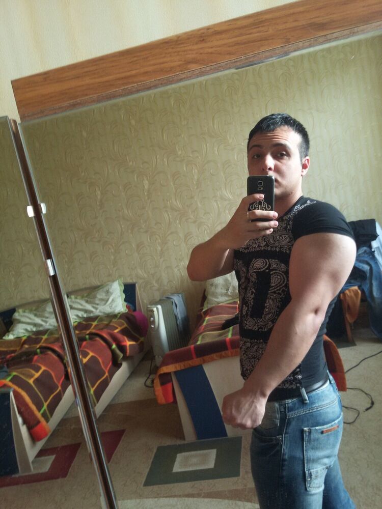  ,   Emin, 33 ,   ,   , c 