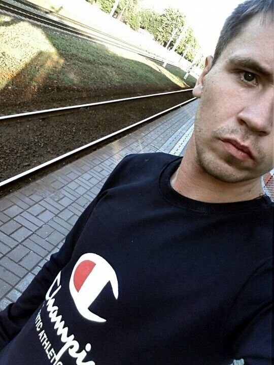  ,   Artur, 31 ,   ,   , c 