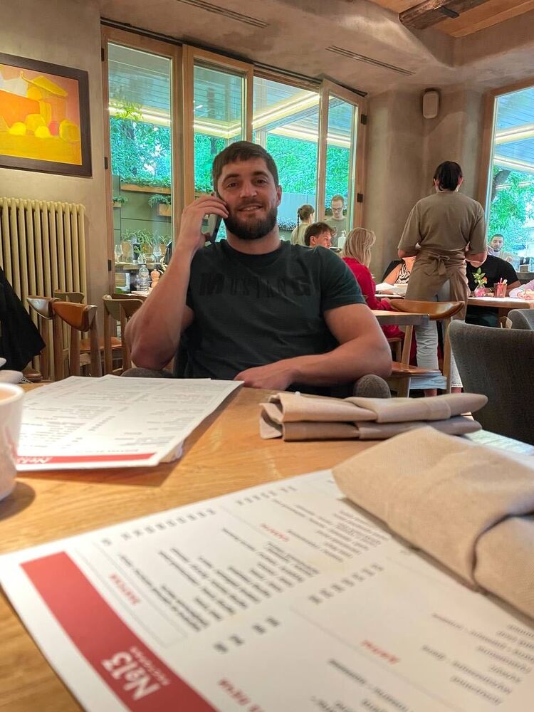  ,   Alex, 33 ,     