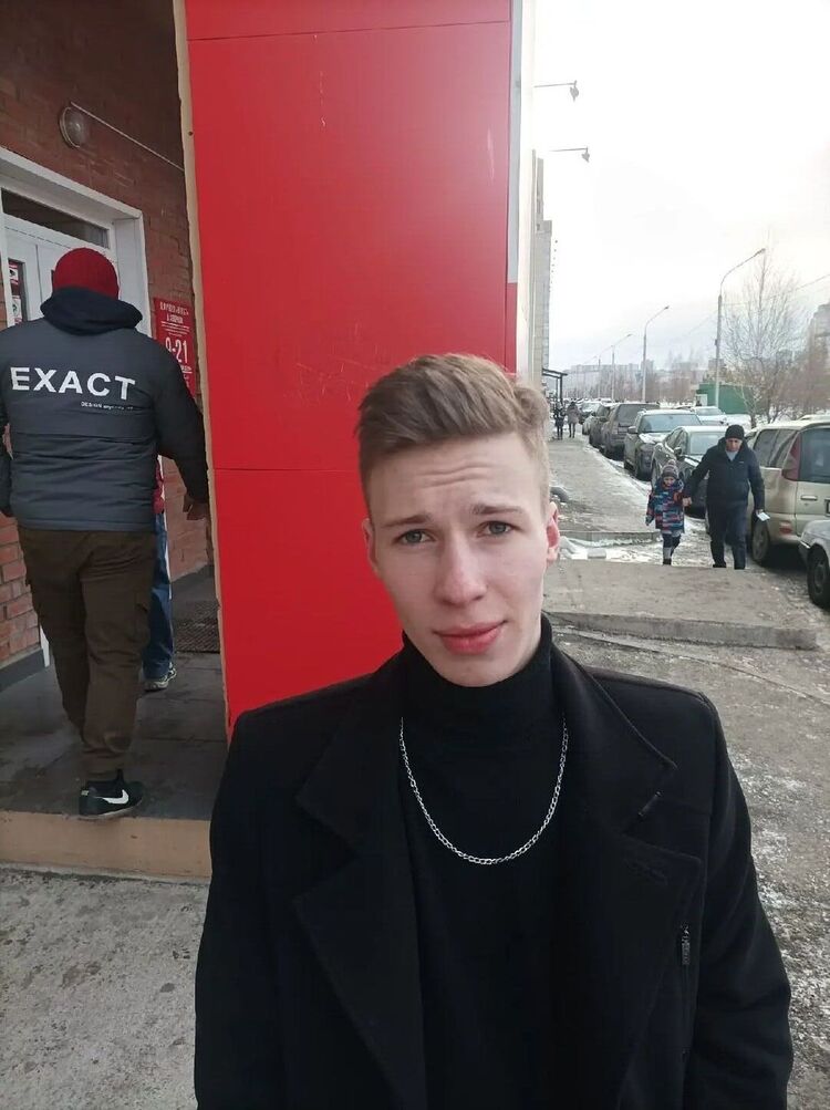  33448147  , 21 ,    