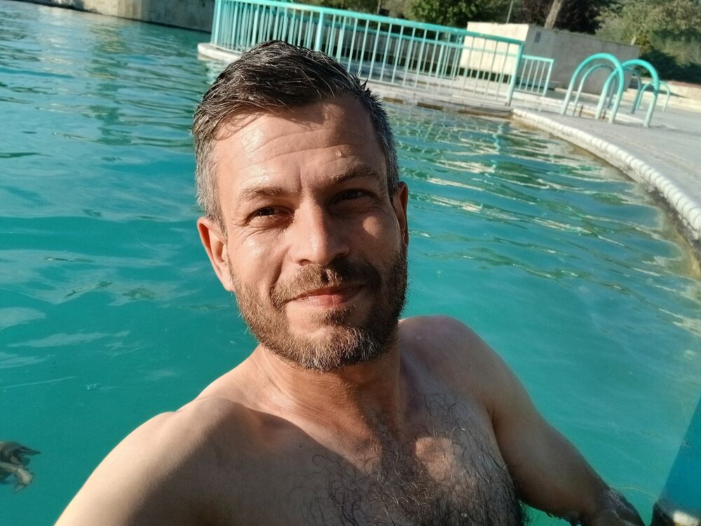  52235177  Coskun, 39 ,    
