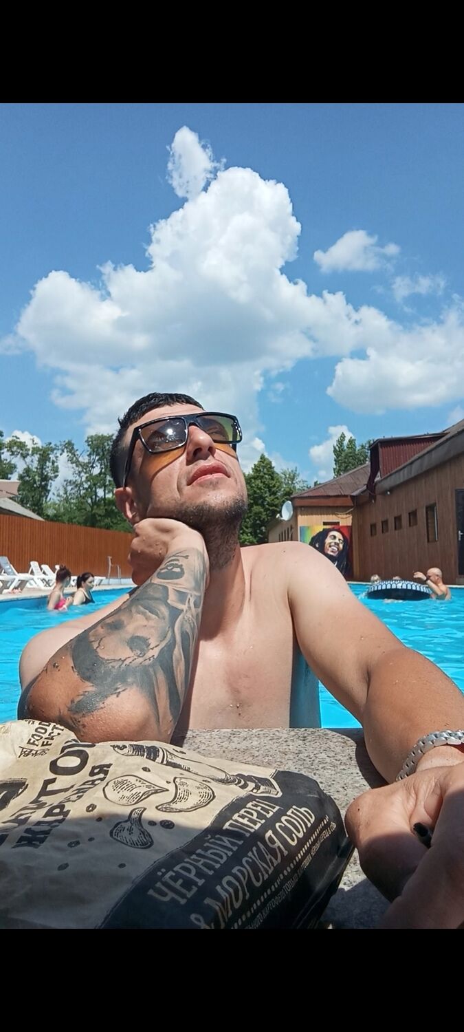  46011657  , 36 ,    --