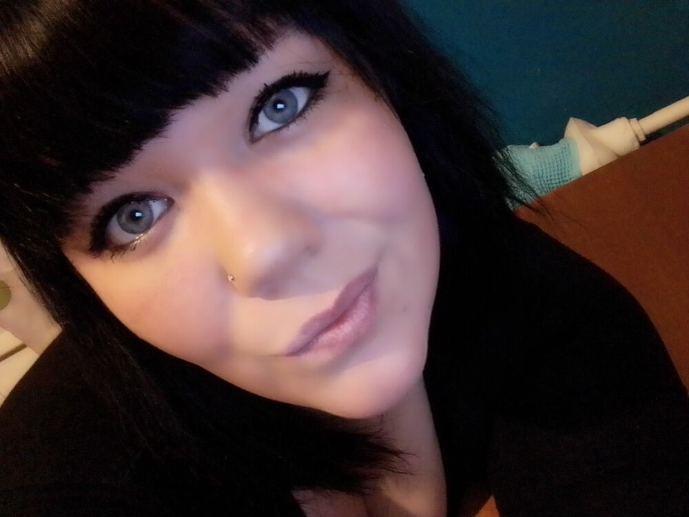  ,   Alina, 23 ,   