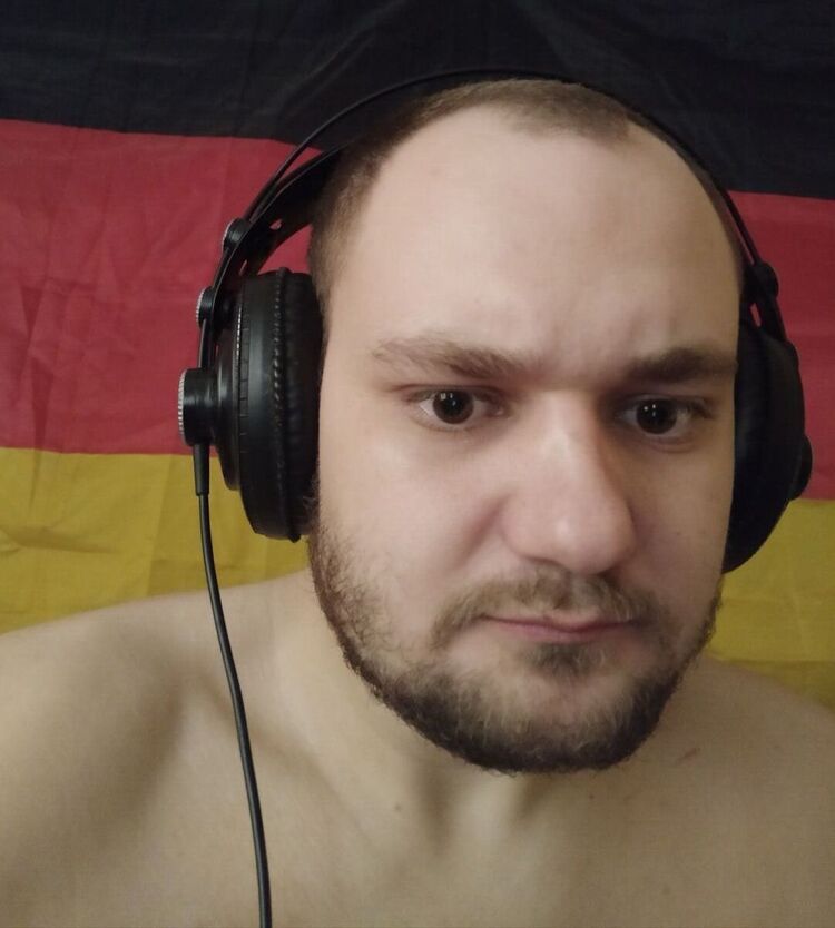  42708037  , 28 ,    