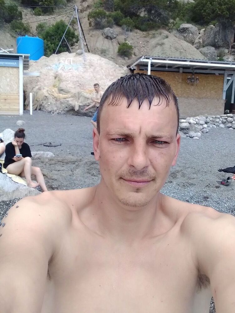  23054057  Srgio, 39 ,    