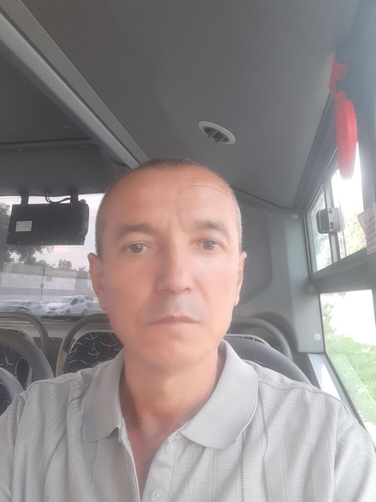  36987497  Bekjon, 45 ,    