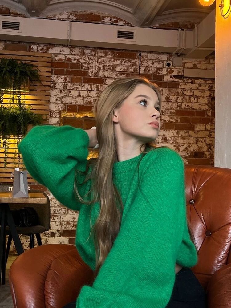  51679727  Dasha, 22 ,    