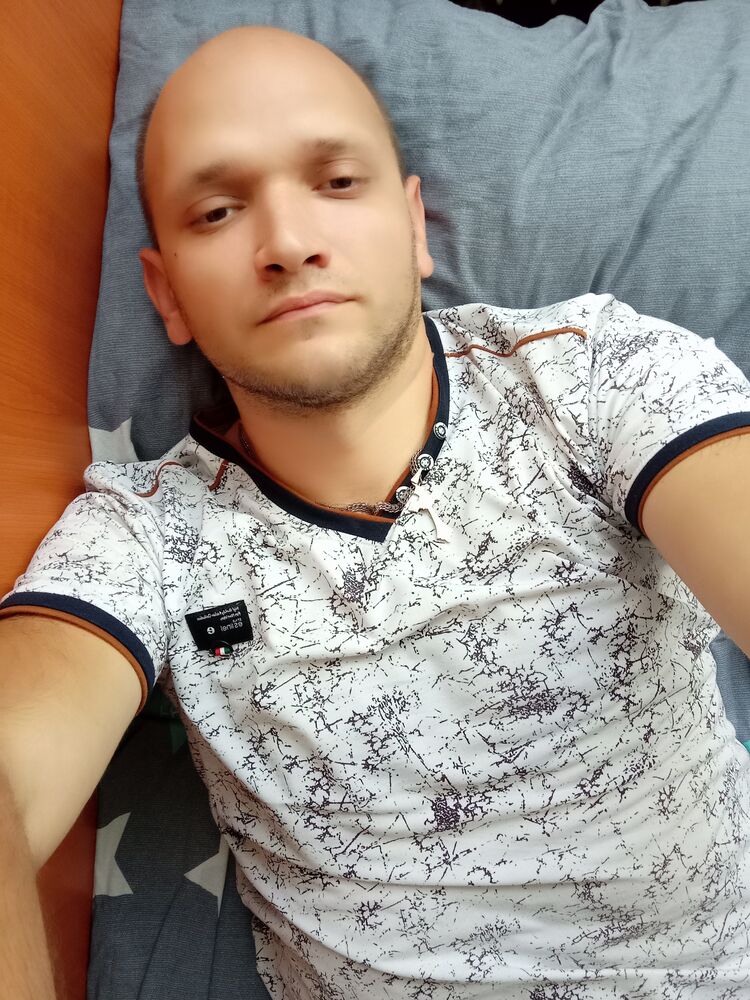  24245037  Oleksandr, 38 ,    
