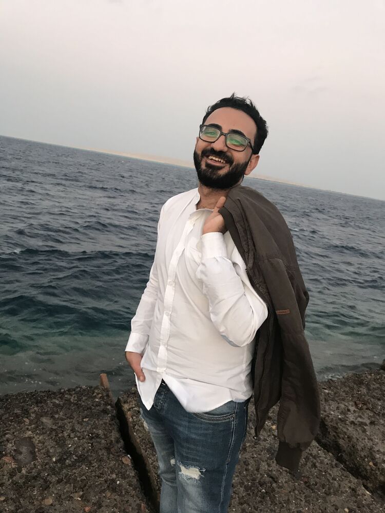  25290917  David, 33 ,    Al Ghardaqah