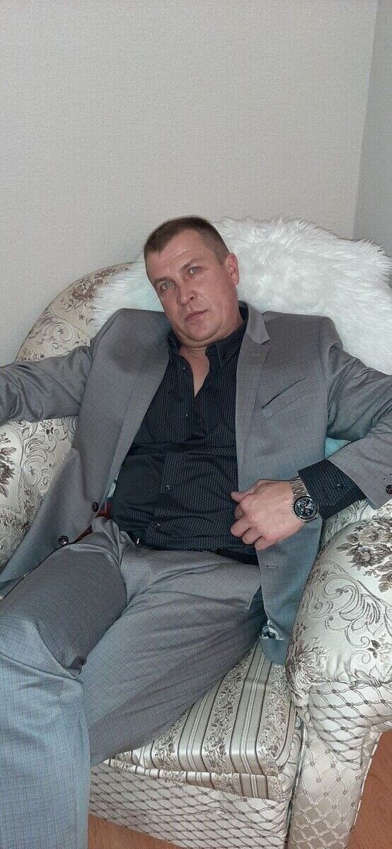  22321507  Andrej, 49 ,    