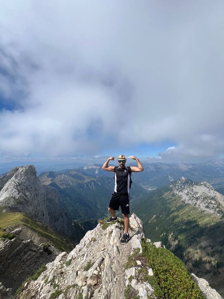  53289347  Serhii, 46 ,    Annecy-Le-Vieux