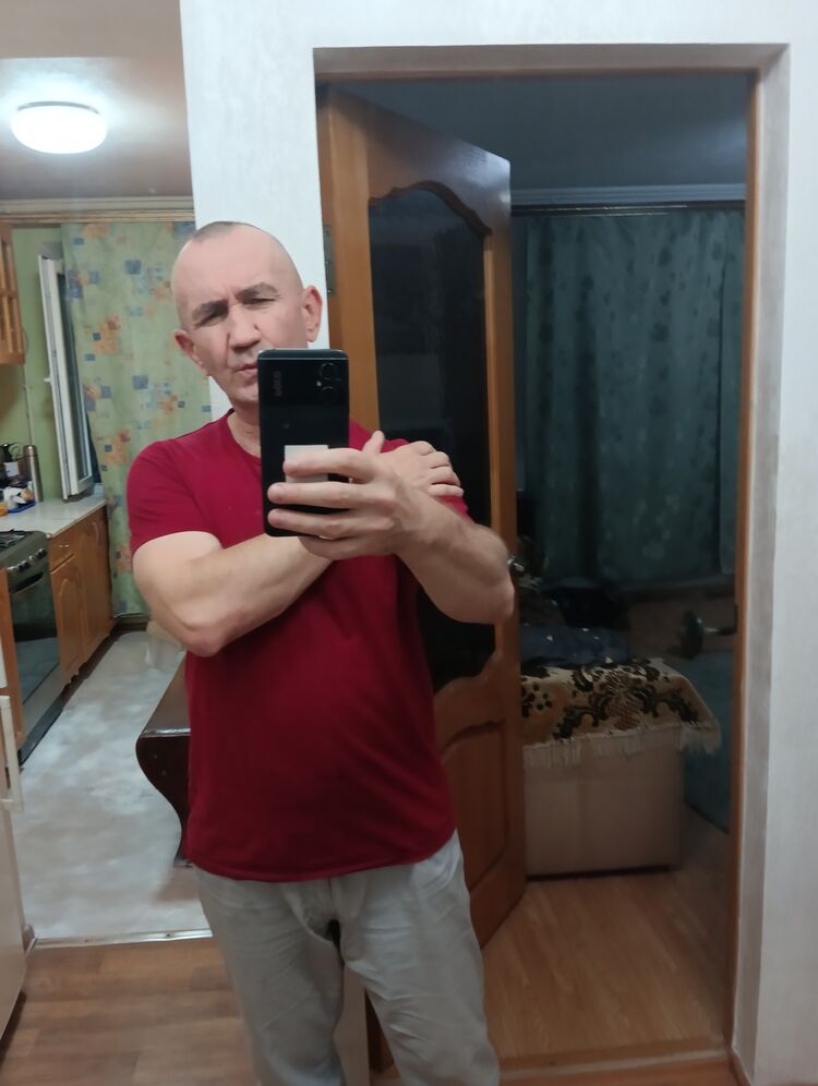  52342237  , 46 ,    