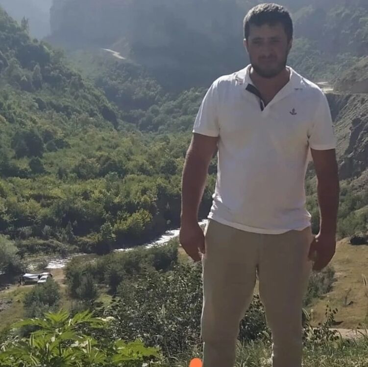  40582937   , 44 ,    