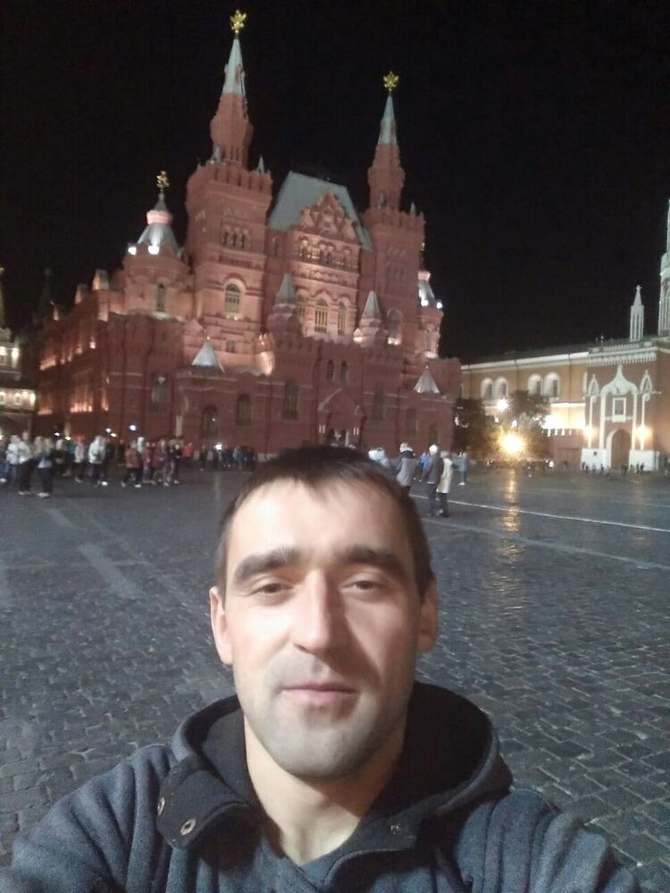  42229527  Mikhail, 35 ,    