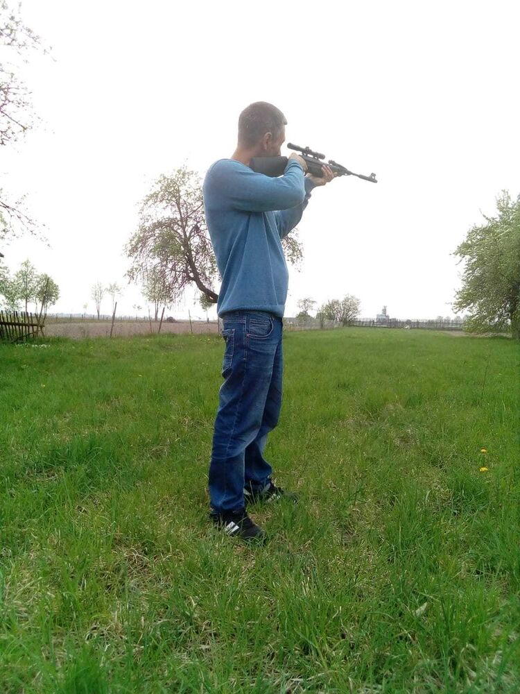  16042397  Dima, 47 ,    