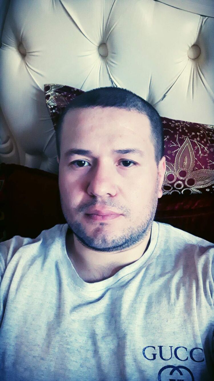  51967667  Maks, 40 ,    