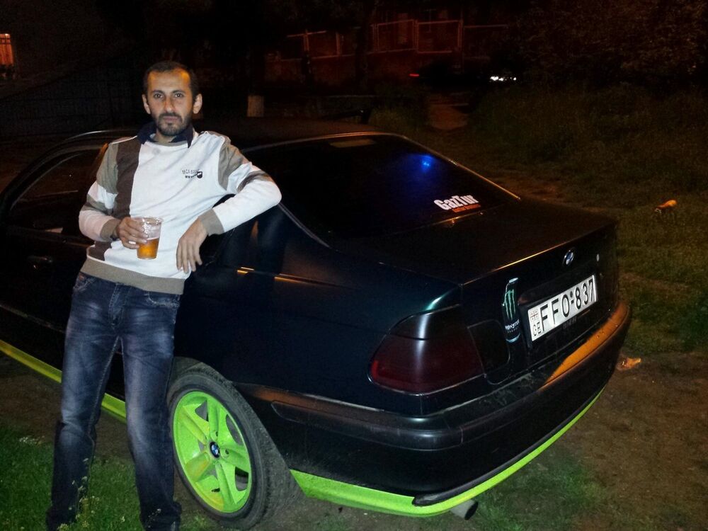  5970397  Artur, 43 ,    