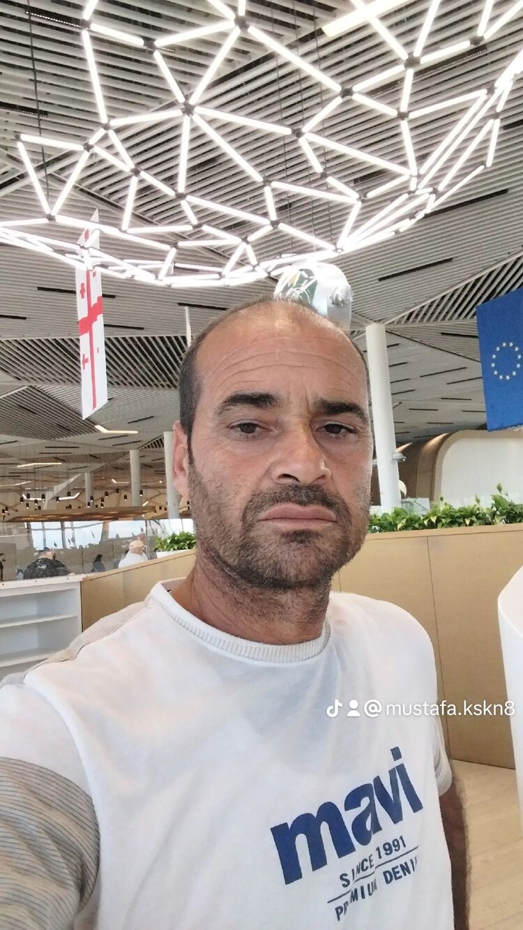  48718837  Mustafa, 45 ,    