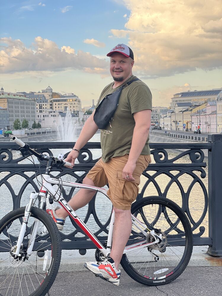  31149787  Vladimir, 40 ,    