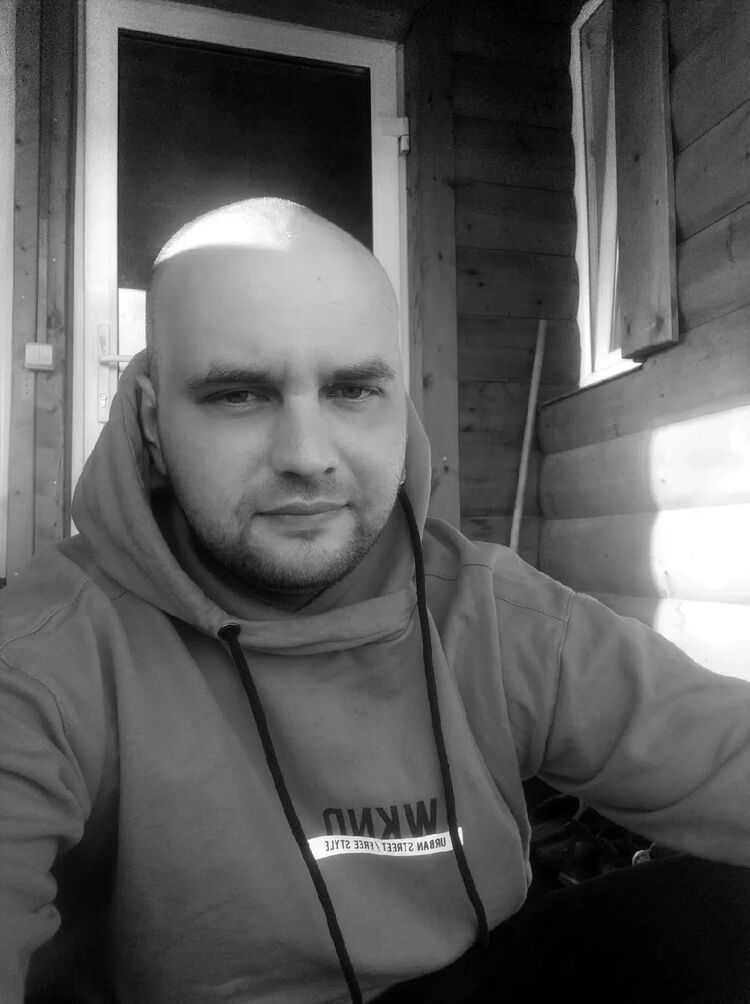  53272407  Pavel, 31 ,    