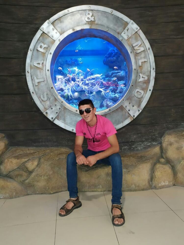 ,   Ali, 25 ,   ,   , c 