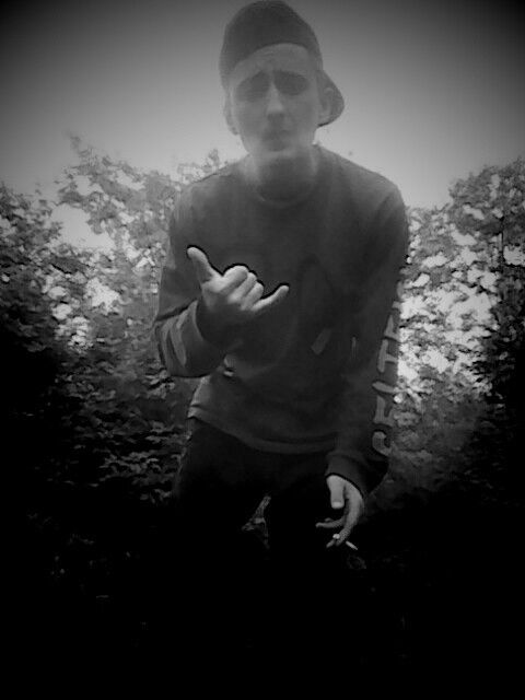  12245987  Stas, 28 ,    