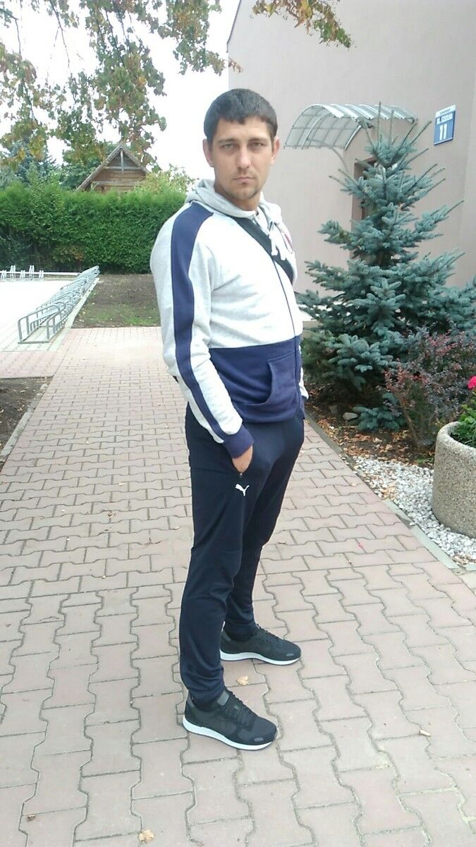  15617987  Nikolai, 37 ,    