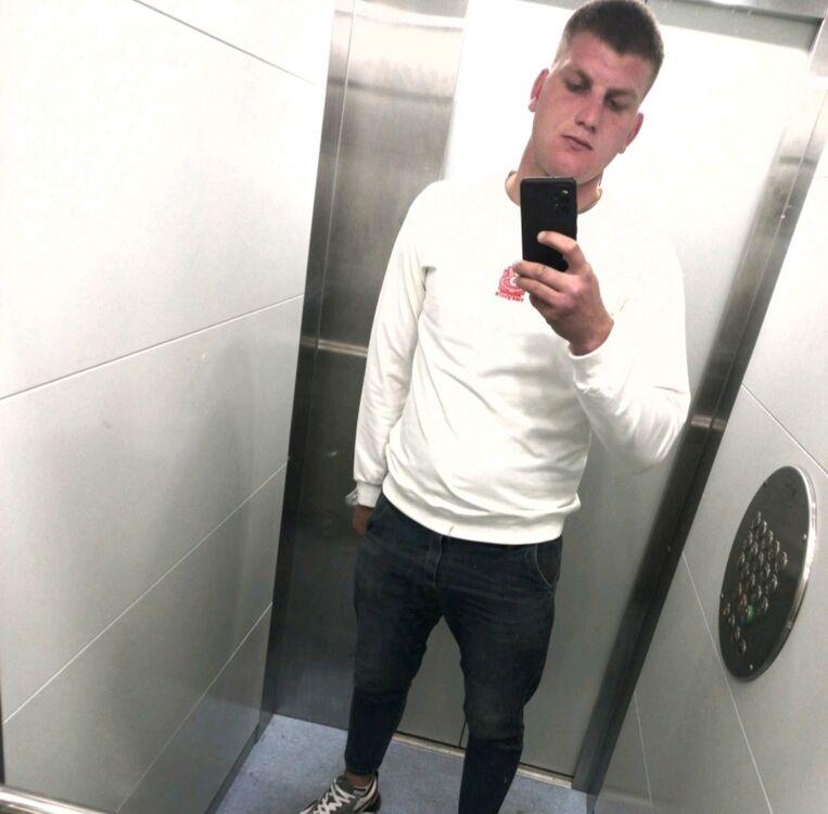  42081377  Roma, 26 ,    --