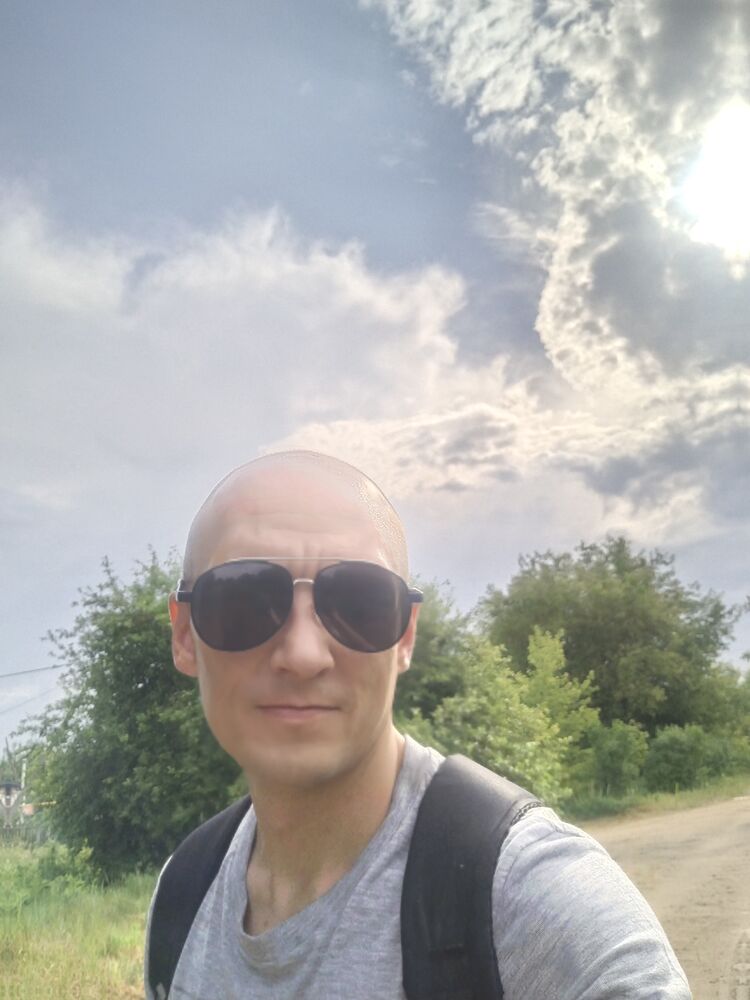  ,   Srgey, 37 ,   ,   , c 