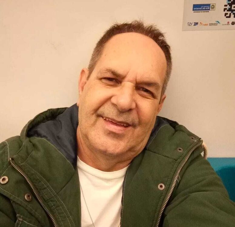  28943377  Andrei, 64 ,    