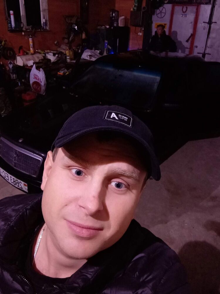  ,   Pavel, 27 ,   ,   