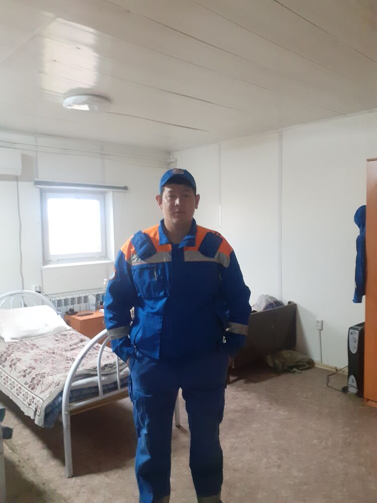  33443267  , 37 ,    