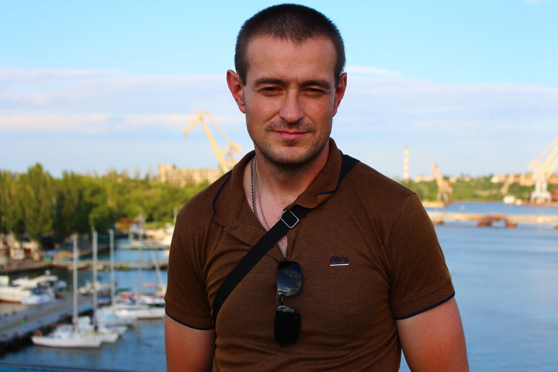  13768177  Alex, 41 ,    