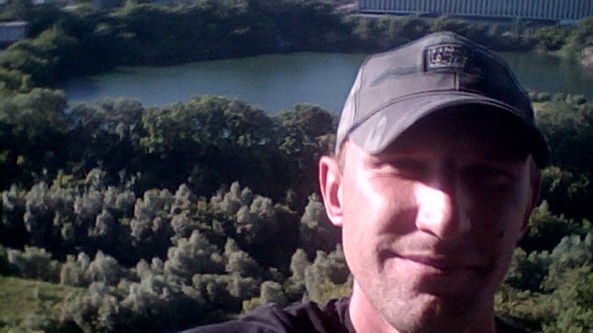  ,   Stas, 42 ,   