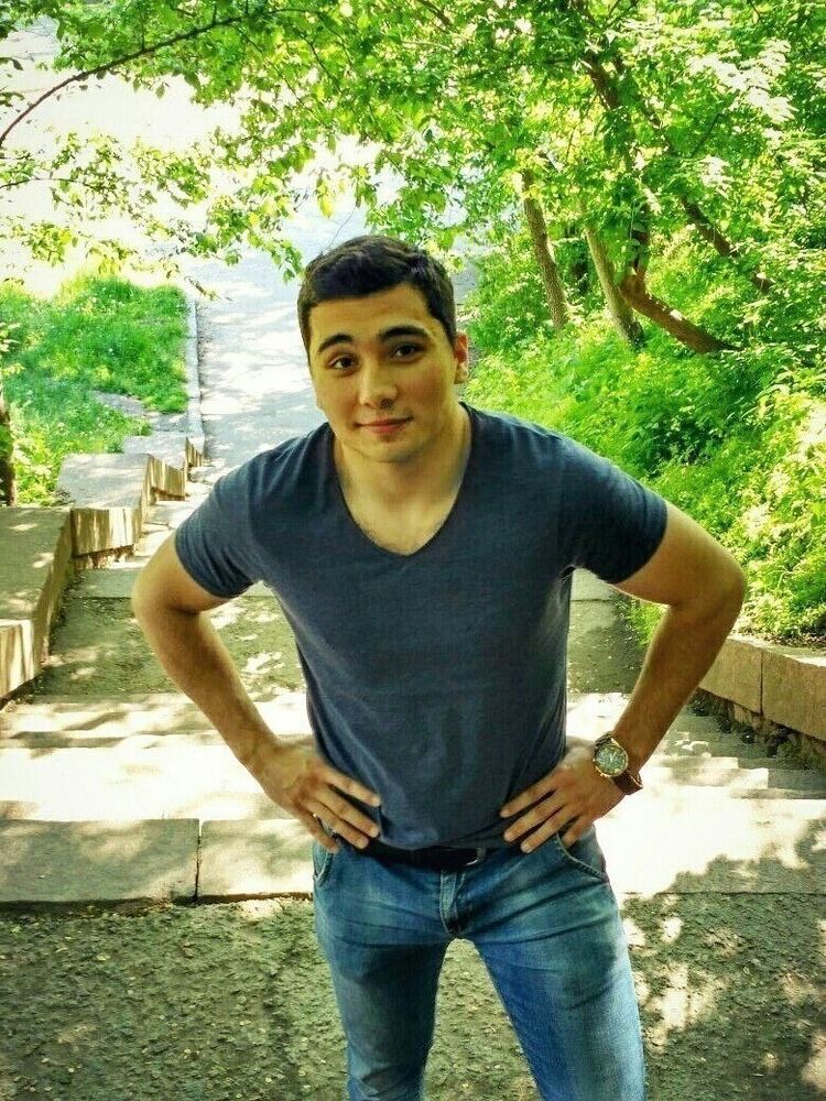  ,   Alex, 29 ,   