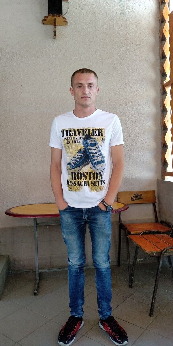  14438277  Nicolai, 32 ,    